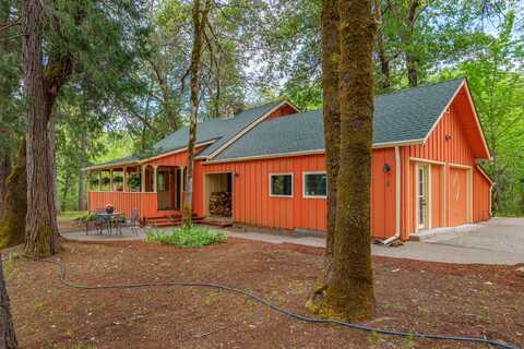 6907 Bear Branch Road, Rogue River, OR 97537