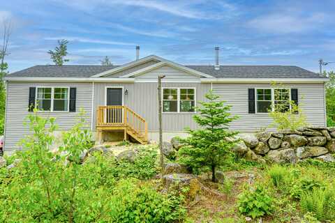 82 Rich Road, Harrison, ME 04040