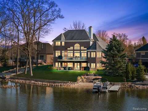 4214 Bay Shores Drive, Waterford, MI 48329