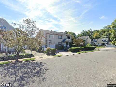 Maple, ROSLYN HEIGHTS, NY 11577