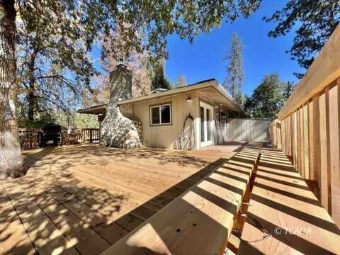 200 Gravel Mix Rd, Hayfork, CA 96041