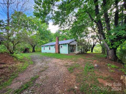 3 Sampson Place, Leicester, NC 28748