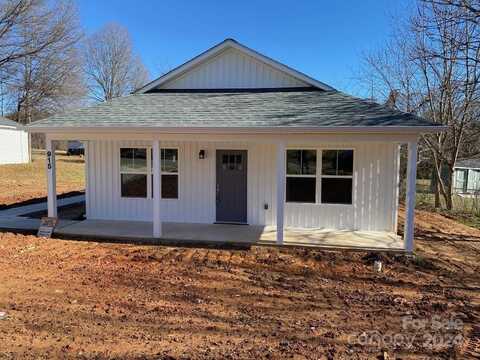 1021 Adams Street, Statesville, NC 28677