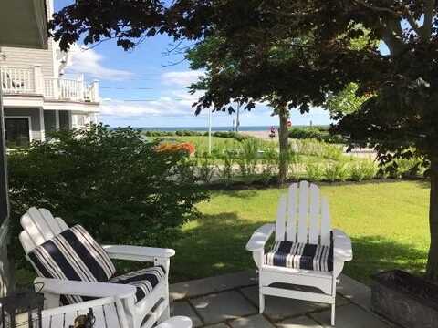 3 Harris Lane, Kennebunk, ME 04043