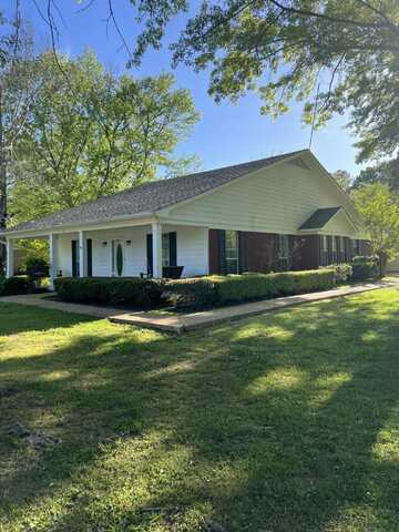 211 Meadow Ln., New Albany, MS 38652