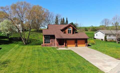107 Kimball Ave, Elroy, WI 53929