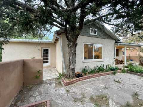 726 State Road 76, Chimayo, NM 87522