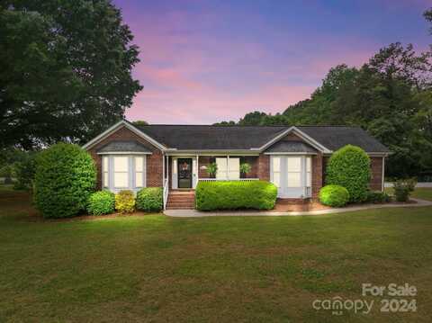 290 Midway Lake Road, Mooresville, NC 28115