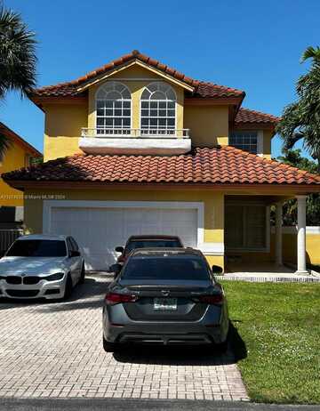 10449 NW 56th Ter, Doral, FL 33178