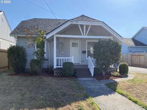 1210 N 2ND AVE, Kelso, WA 98626