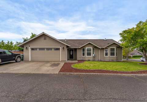 2699 Esther Lane, Grants Pass, OR 97527