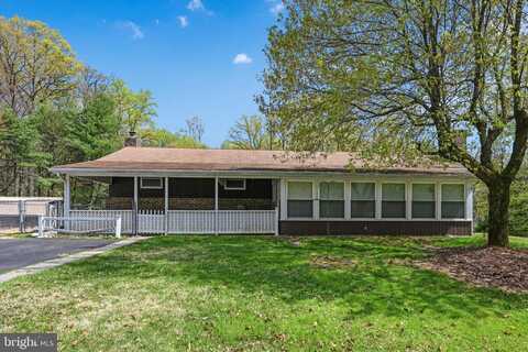 6131 FOUR POINT ROAD, BETHEL, PA 19507