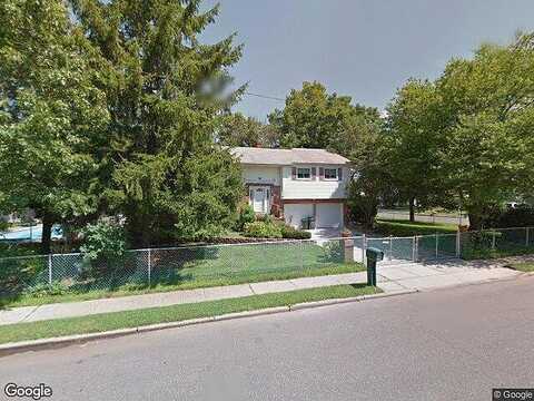 Farmingdale, ISLIP TERRACE, NY 11752