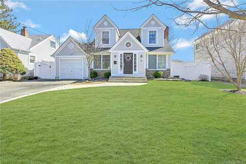 Topland, EAST NORTHPORT, NY 11731