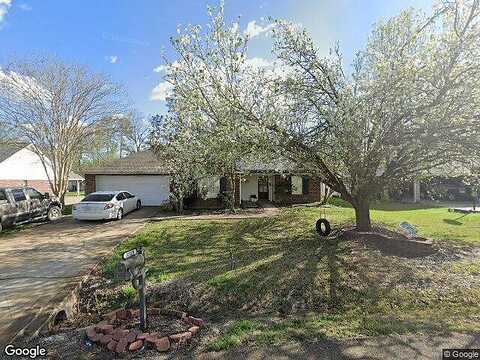 Leslie, ALBANY, LA 70711