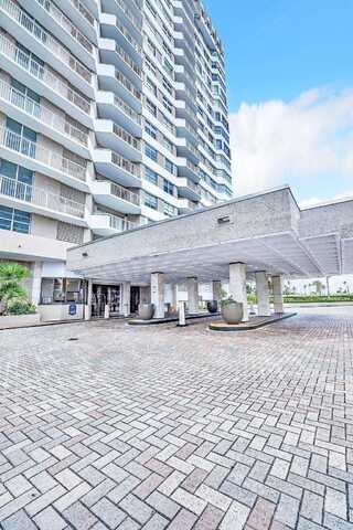 Ocean, HALLANDALE BEACH, FL 33009