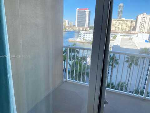 Ocean, HALLANDALE BEACH, FL 33009