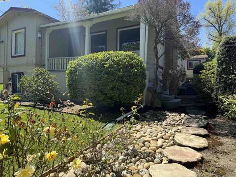 7701 Greenly Dr, Oakland, CA 94605