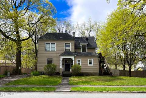 31 Henry Ave, Pittsfield, MA 01201