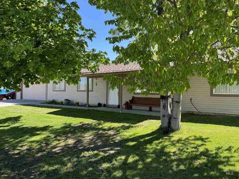 379 S 2nd Ave., Hagerman, ID 83332