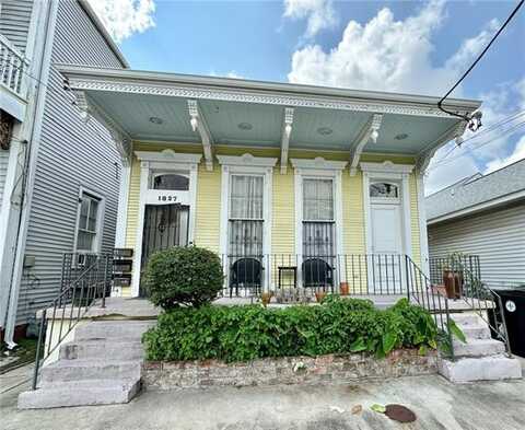 1827 BARONNE Street, New Orleans, LA 70113