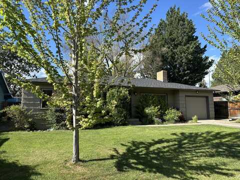 1349 Fortune Drive, Medford, OR 97504