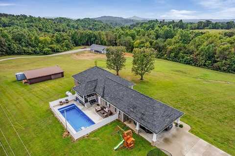 2185 N Lick Creek Road, Byrdstown, TN 38549