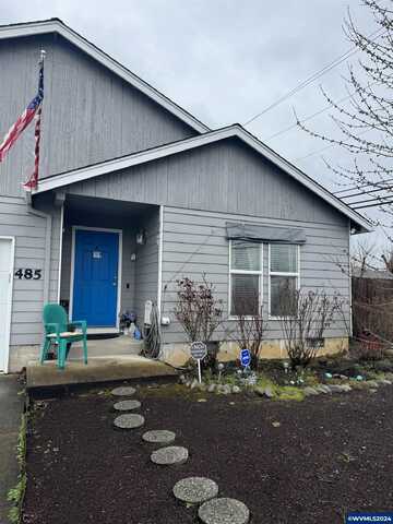 485 S 12th St, Independence, OR 97351