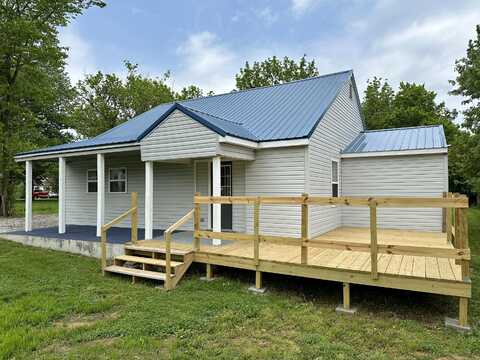 615 West State Route 17, Houston, MO 65483