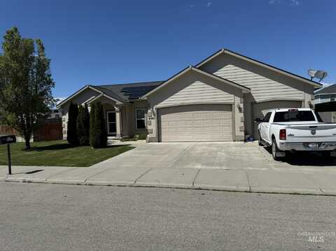 690 Sw Foley St, Mountain Home, ID 83647