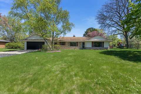11308 N Valley Dr, Mequon, WI 53092
