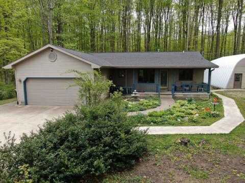 96 N Advance, East Jordan, MI 49727