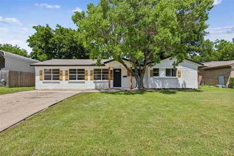 916 Russell Road, Everman, TX 76140