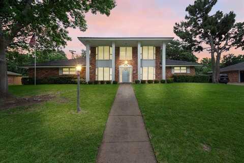 912 Overhill Drive, Bedford, TX 76022