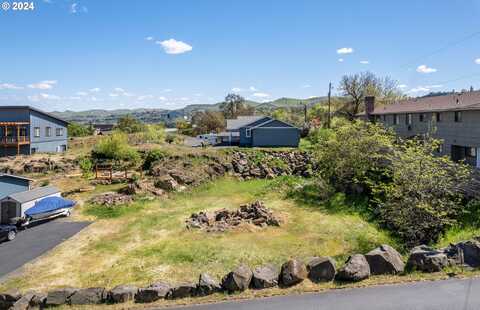 Pentland ST, The Dalles, OR 97058