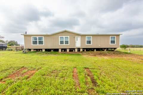 5353 COUNTY ROAD 401, Floresville, TX 78114