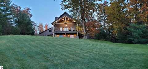 5242 W BIG SKY TRAIL, CADILLAC, MI 49601