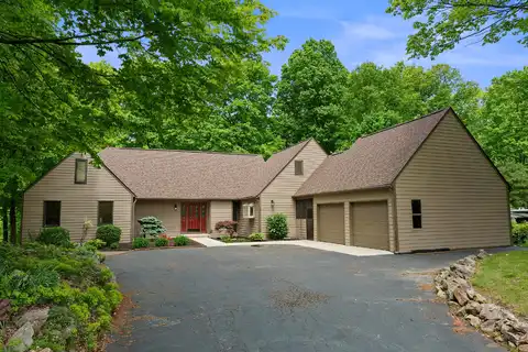 531 Deer Trail Drive, Thornville, OH 43076