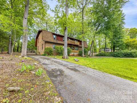 125 Atwood Drive, Hendersonville, NC 28792