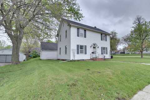 1021 N 8th Street, Estherville, IA 51334