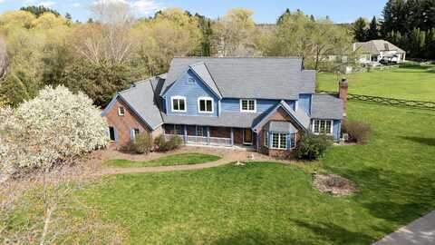 4749 W River Hollow Ct, Mequon, WI 53092