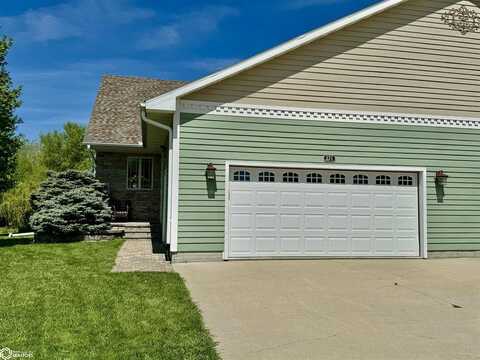 111 Lakeview Meadows CT, Clear Lake, IA 50428
