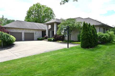 370 Shadydale Drive, Canfield, OH 44406