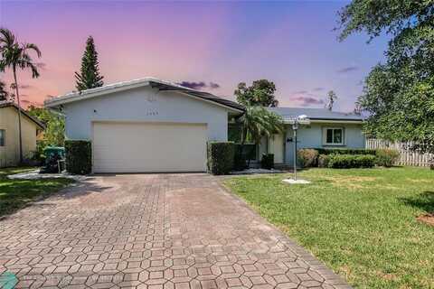 7505 NW 40th Ct, Coral Springs, FL 33065
