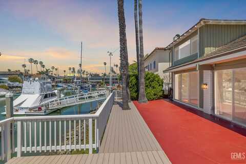 2695 Surfrider Avenue, Ventura, CA 93001