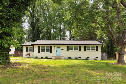 4242 Tipperary Place, Charlotte, NC 28215