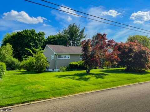 624 Youngs Rd, Lopatcong Twp., NJ 08865