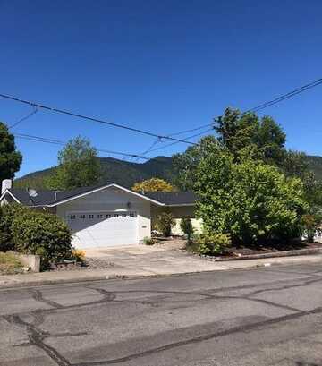 730 NW Amelia Drive, Grants Pass, OR 97526