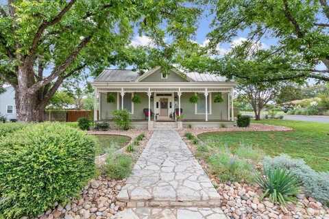 312 College St, Fredericksburg, TX 78624