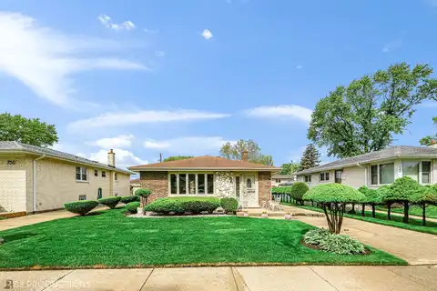 746 Cromwell Avenue, Westchester, IL 60154